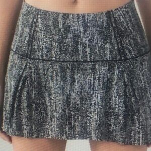 Lululemon Lost in Pace Skirt with shorts Sz 6T